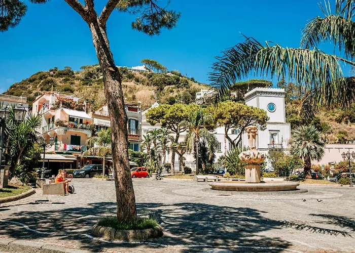 Lily's * Lacco Ameno