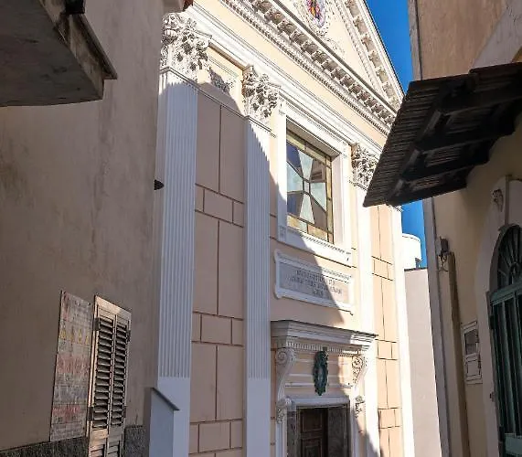 Lily's * Lacco Ameno